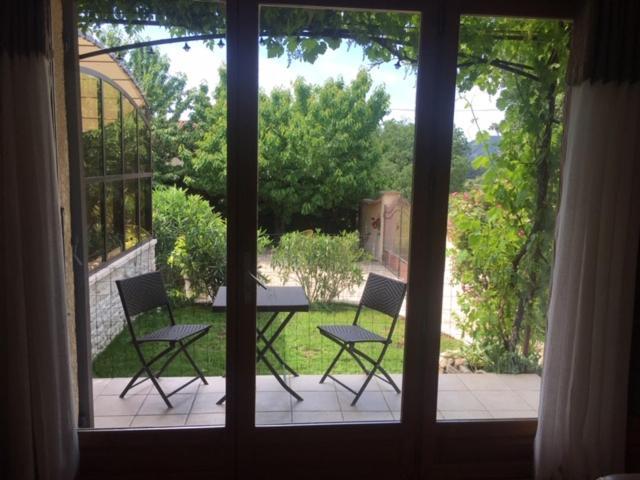 Gite L'Annexe Villelaure Экстерьер фото