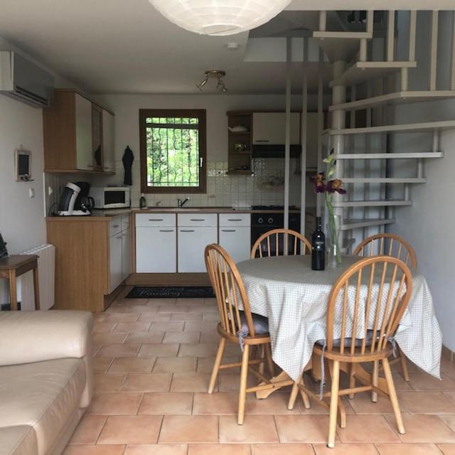 Gite L'Annexe Villelaure Экстерьер фото